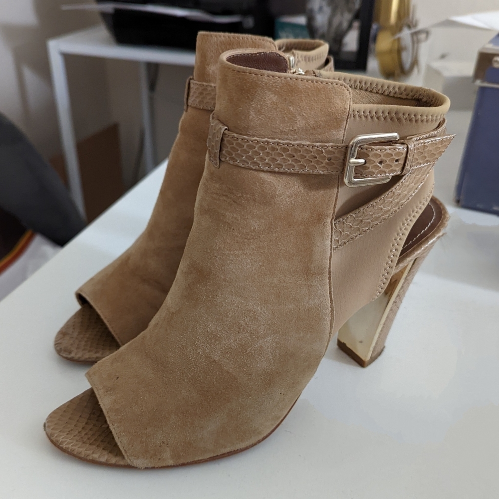 Donald J Pliner Suede Camel Booties